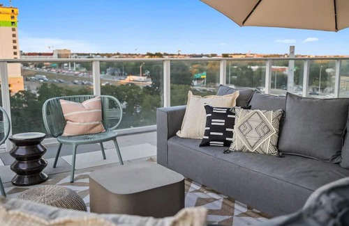 West End Condo | 6th St Newest Luxury Condo ATX!