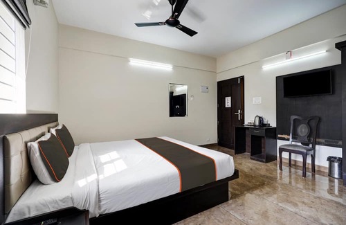 Kakkanad Hotel | Collection O Grand Infopark