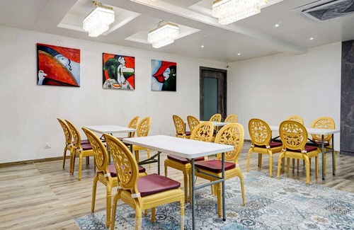Pune Hotel | OYO 822276 The Grand IMPERIAL