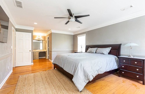 Dunwoody House | Serenity in Atlanta! Stylish Urban Escape