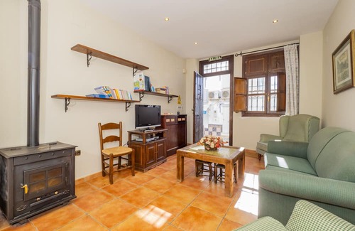 Zafarraya Cottage | Cubo's La Casa de Tita Elvira 4 PAX / wood stove / free wifi