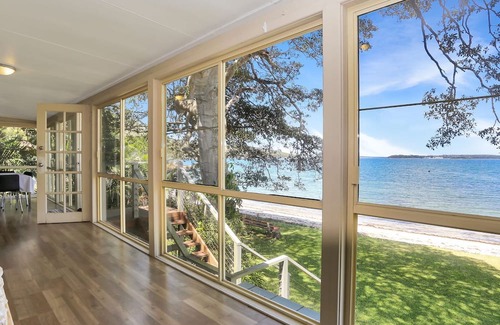 North Arm Cove House | The Cove Cottage - Waterfront Hideaway in North Arm Cove
