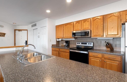 Nellysford Condo | Cliffs 21 with Wintergreen Advantage