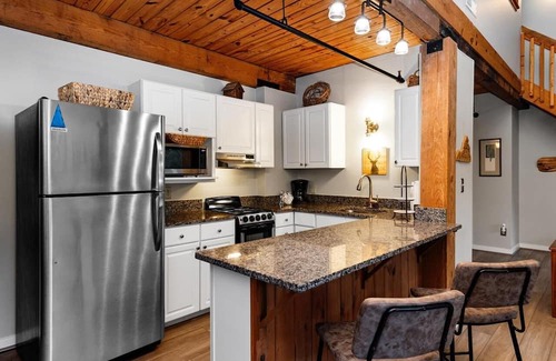 Wintergreen Condo | Mountain Inn Lodge 52 with Wintergreen Advantage