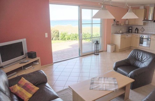 Rampe Apartment | Holiday home with lake view