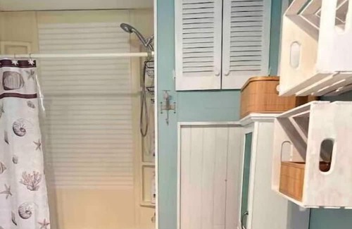 Leamington Cottage | Birder's Dream - Private Lakeside Cottage off the beaten path. Pet Friendly!