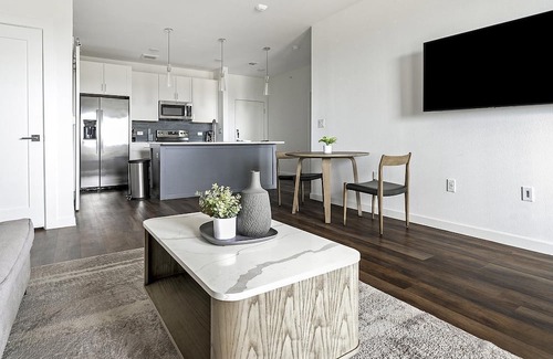 Austin Apartment | Modern Apartment in Prime Location (ID1403X648)