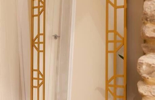 Cowbridge House | Exclusive Cottage Retreat Near Cardiff