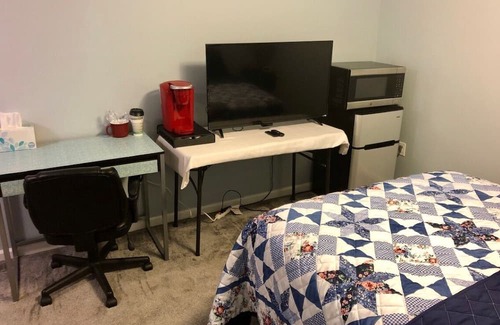 North Star House | Private Room/Private Bath Suite with Living Room in Newark, DE