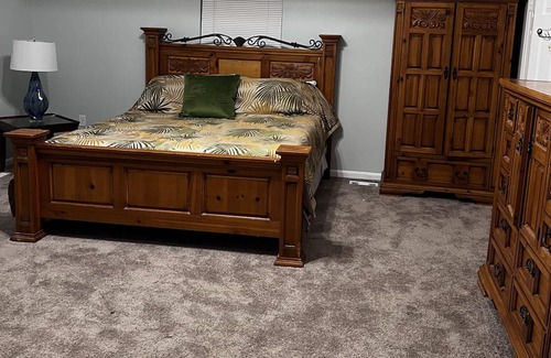 Rosaryville House | NEWLY Renovated! Claire's Corner in Cheltenham!