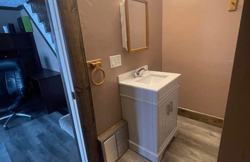 L'Anse House | Private Room & Bathroom For Rent!!! Ground Level! 3 Roommates Upstairs!