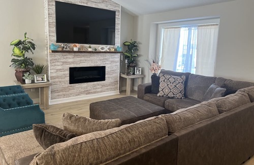 Isanti House | Tranquil and Spacious Getaway!