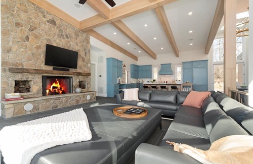 Martinsburg House | Luxurious Retreat on the Potomac River Along C&O Canal