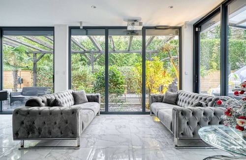 Ecouen Villa | Villa Luxe