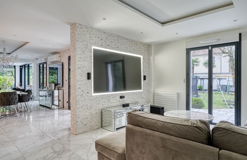 Ecouen Villa | Villa Luxe