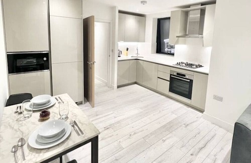 Brent Apartment | Wembley Stadium - Rooftop Apartment With Terrace