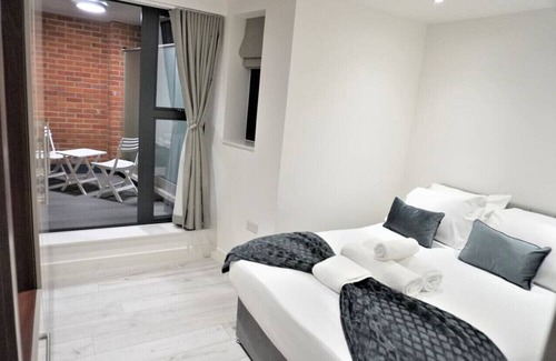 Brent Apartment | Wembley Stadium - Rooftop Apartment With Terrace