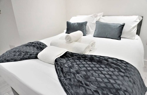Brent Apartment | Wembley Stadium - Rooftop Apartment With Terrace