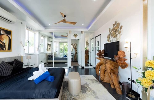 Ban Saiyuan Villa | Luxury 7 Bedroom Villa In Rawai - GCR1