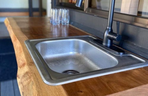 Uvita Cabin | Modern Jungle Cabana#8 - 1 Bedroom King bed & private bathroom, close to beach