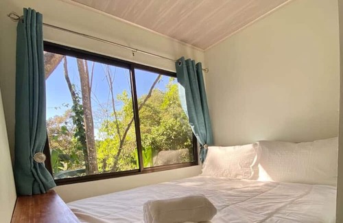 Uvita Cabin | Modern Jungle Cabana#4 - 2 Bedroom Queen bed & private bathroom, close to beach