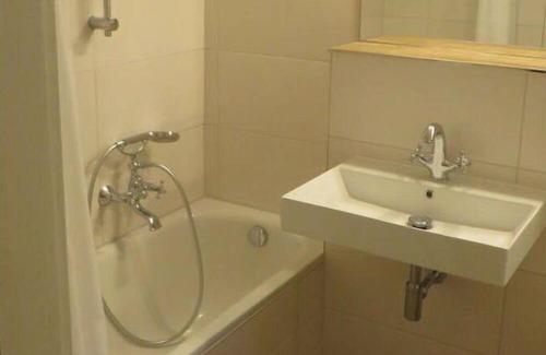 Freyburg Apartment | Holiday home Anna in the forest