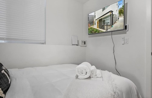 Minor House | cozy- work friendly home in heart of Seattle