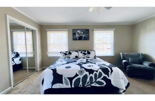 Indian Trail House | Delightful & Comfy Home