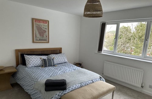 Corfe House | Impeccable 4-Bed House in Bournemouth