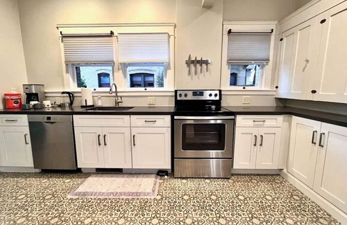 Flagstaff House | Relaxing Historic Home in Downtown Pet Friendly