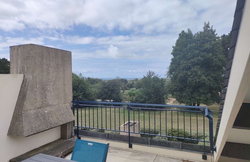 Arzon Apartment | A Louer Appartement T1bis Terrasses de Kerjouanno vue mer