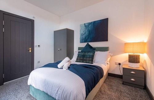 Hartlepool Apartment | Victoria Apartment 1: Contractor's Choice 3BR in Hartlepool