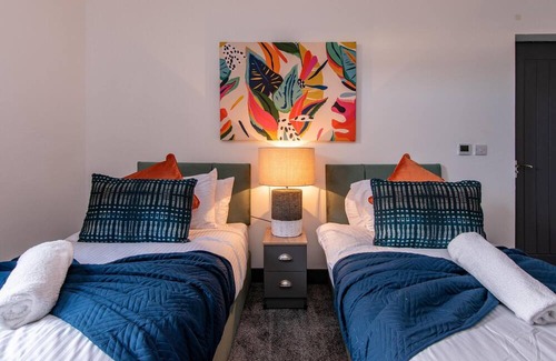 Hartlepool Apartment | Victoria Apartment 1: Contractor's Choice 3BR in Hartlepool
