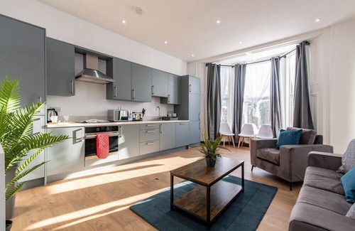 Hartlepool Apartment | Victoria Apartment 2: Contractor's Choice 3BR in Hartlepool
