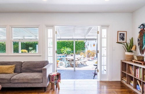 Los Angeles County House | Bright Family & Pet Friendly 3 Bedroom Pool Home
