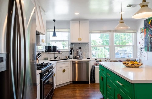 Los Angeles County House | Bright Family & Pet Friendly 3 Bedroom Pool Home