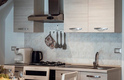 Costermano Apartment | Apartment 'Corte Isabel Rustico' with Shared Pool and Wi-Fi