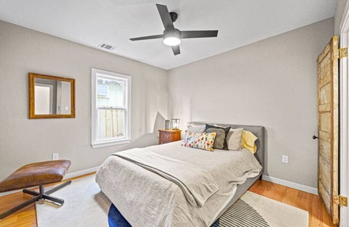 King William House | Designer Home | Walk to River!