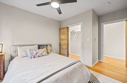 King William House | Designer Home | Walk to River!