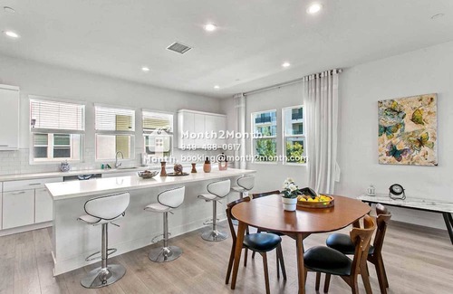 Platinum Triangle House | Enchanting Oasis on Lewis St #41823