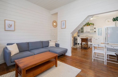 Cooks Hill House | Sweet Caroline A Classic Newcastle Hideaway