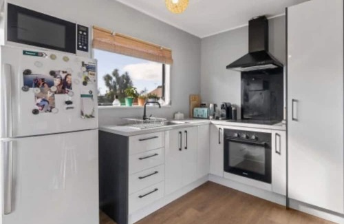 Ohinemutu House | Lake Side - Rotorua Town Central