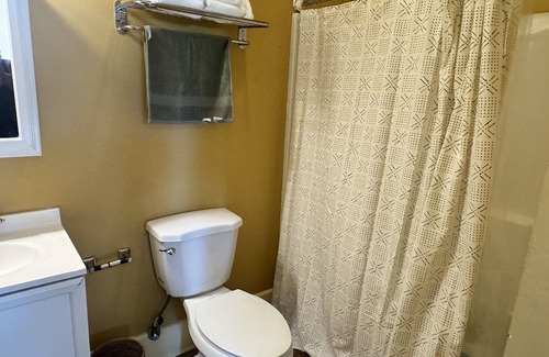 McDonough House | Walking distance from ferry which brings you to downtown!