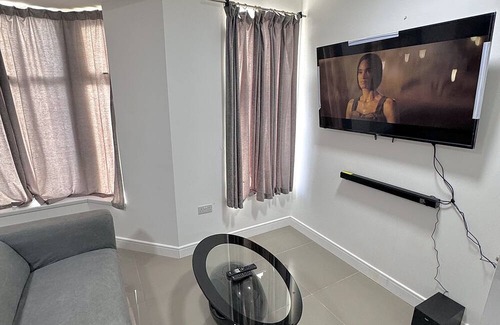 Cathays Apartment | 2- Bedroom Apartment in Cardiff City