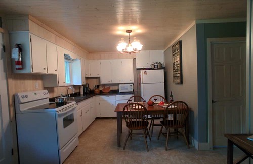 Port Albert Cottage | Goderich area three bedroom cottage in Port Albert