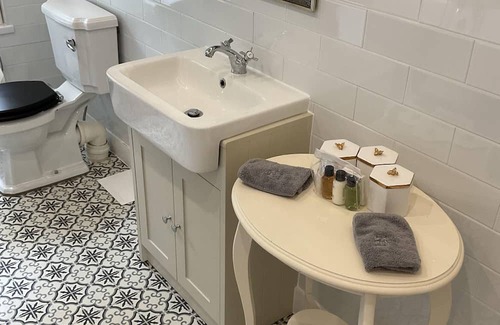 Ribbesford House | KATESHILL HOUSE