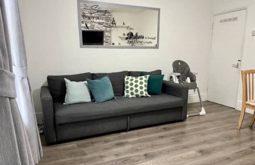 Larkhall Apartment | Great Central Ground floor flat with free parking child friendly vauxhall