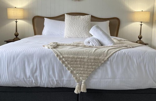 Blayney House | The Albion - Light & Cosy