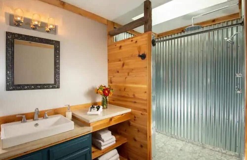 Steeles Tavern Cabin | Sunset Cabin, Hot tub and on site Spa!