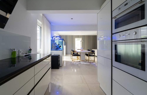 Donaustadt Villa | Villa near the VIC and United Nations and the Danube.